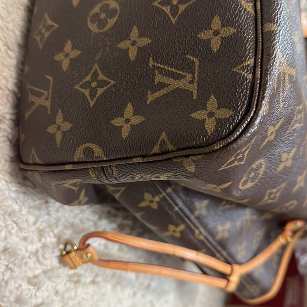 The Neverfull MM Tote - Picture 6 of 10